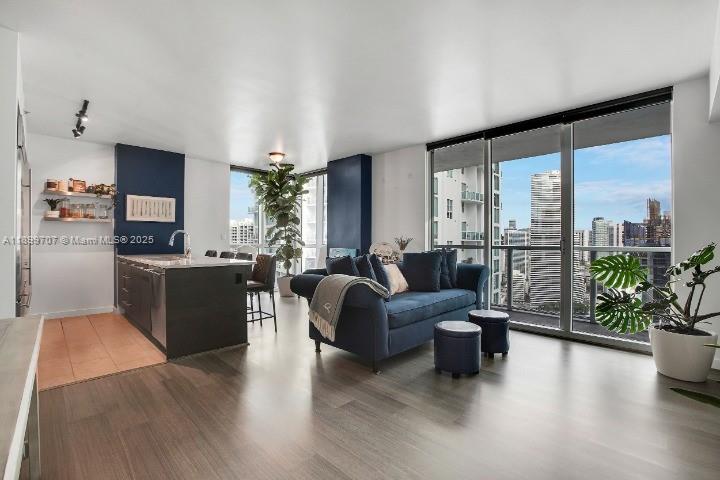 500 BRICKELL WEST CONDO - Residential