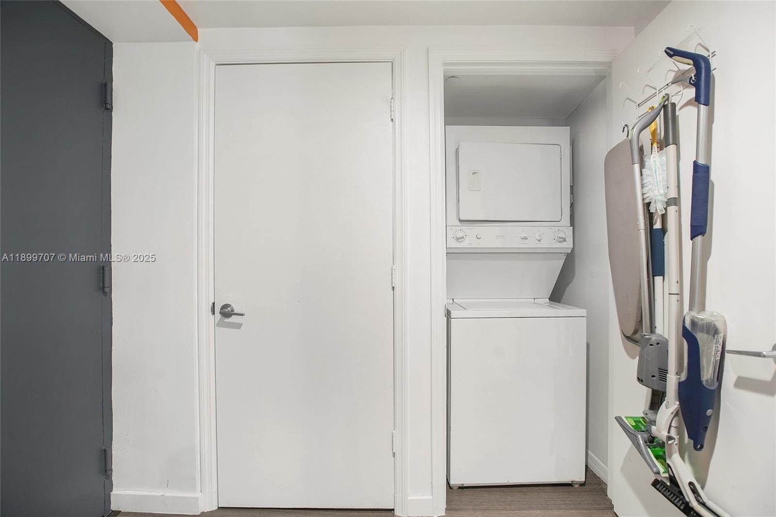 500 BRICKELL WEST CONDO - Residential