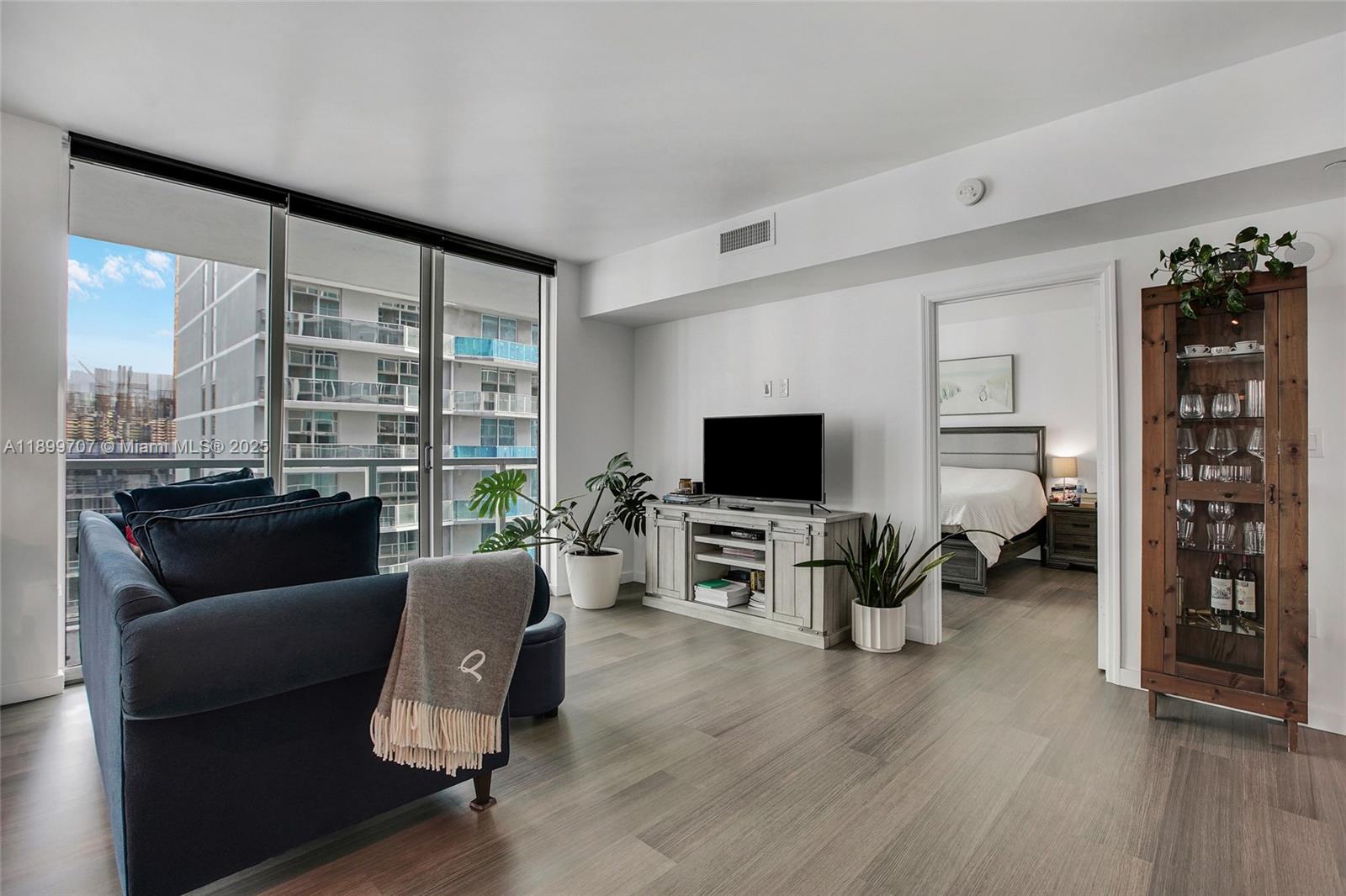 500 BRICKELL WEST CONDO - Residential