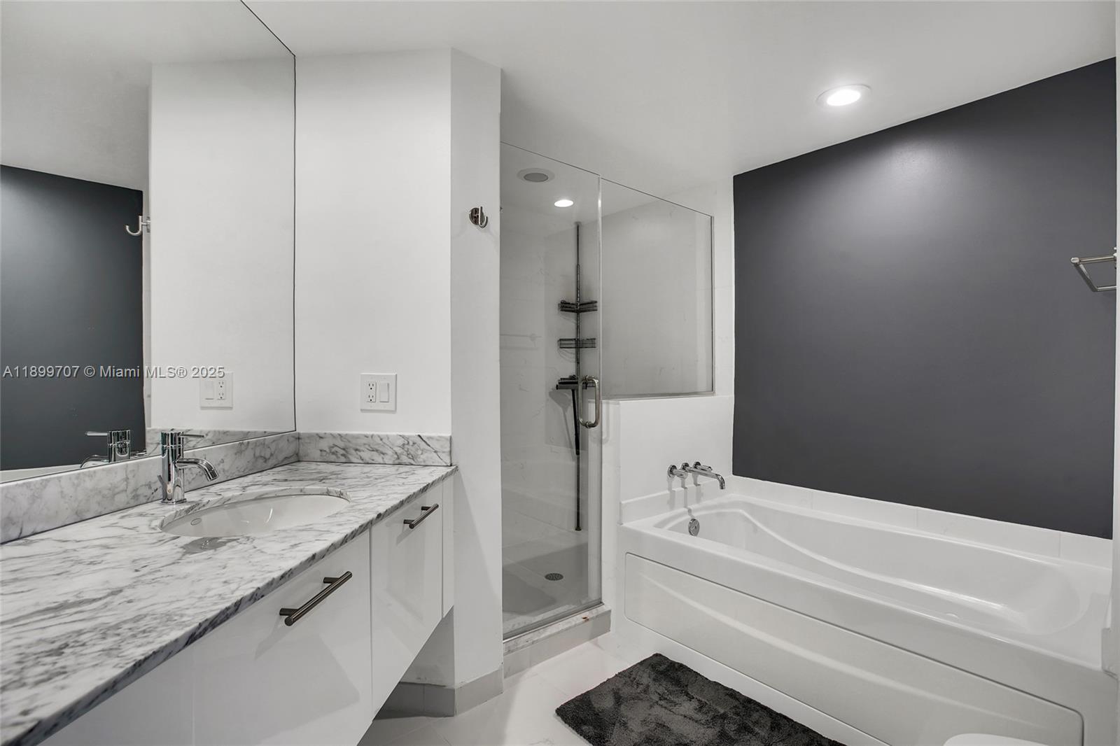 500 BRICKELL WEST CONDO - Residential