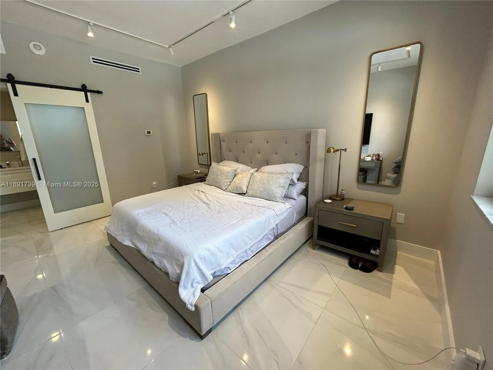 Coral Gables, Florida 33134, United States, 2 Bedrooms Bedrooms, ,2 BathroomsBathrooms,Residential,Active,223600