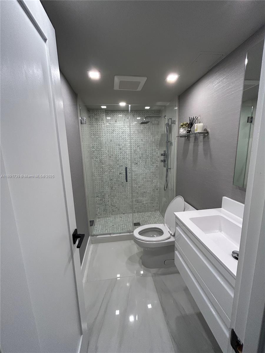 GABLES PLAZA CONDO - Residential Lease