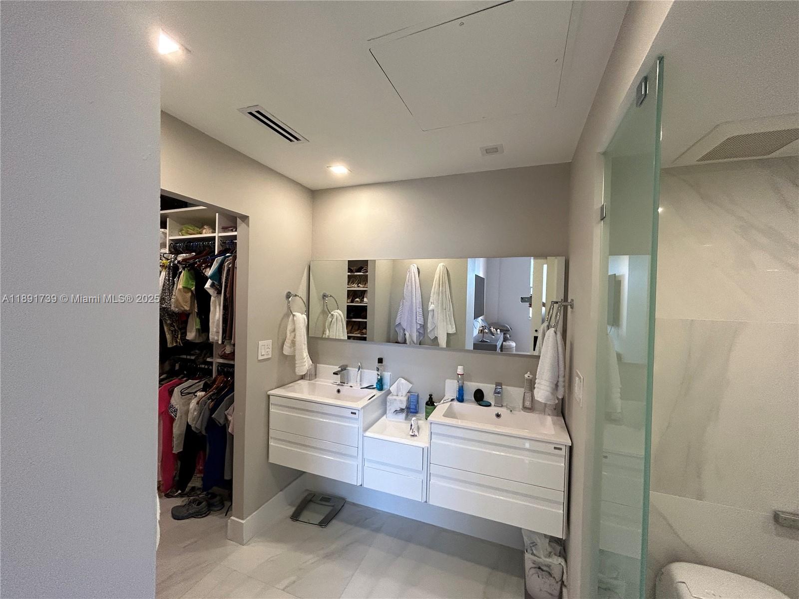 GABLES PLAZA CONDO - Residential Lease