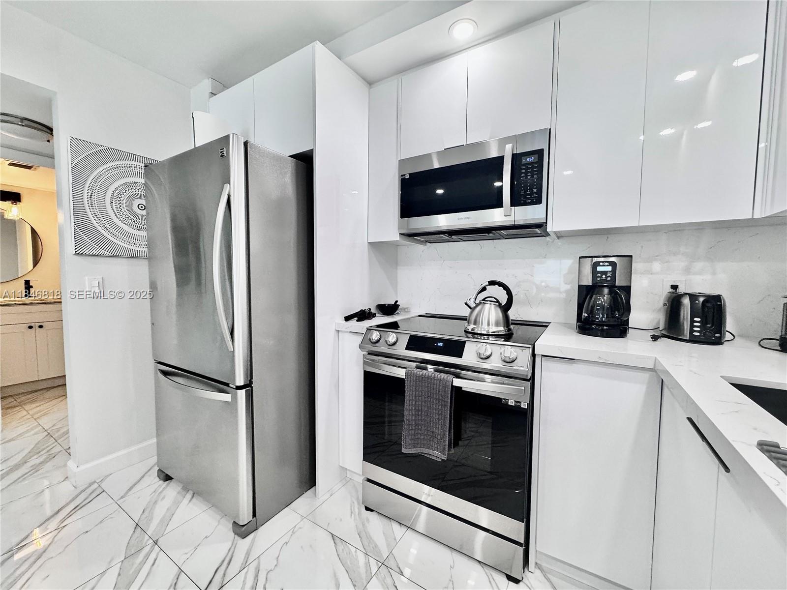 ADMIRALS PORT CONDO - EAS - Residential Lease