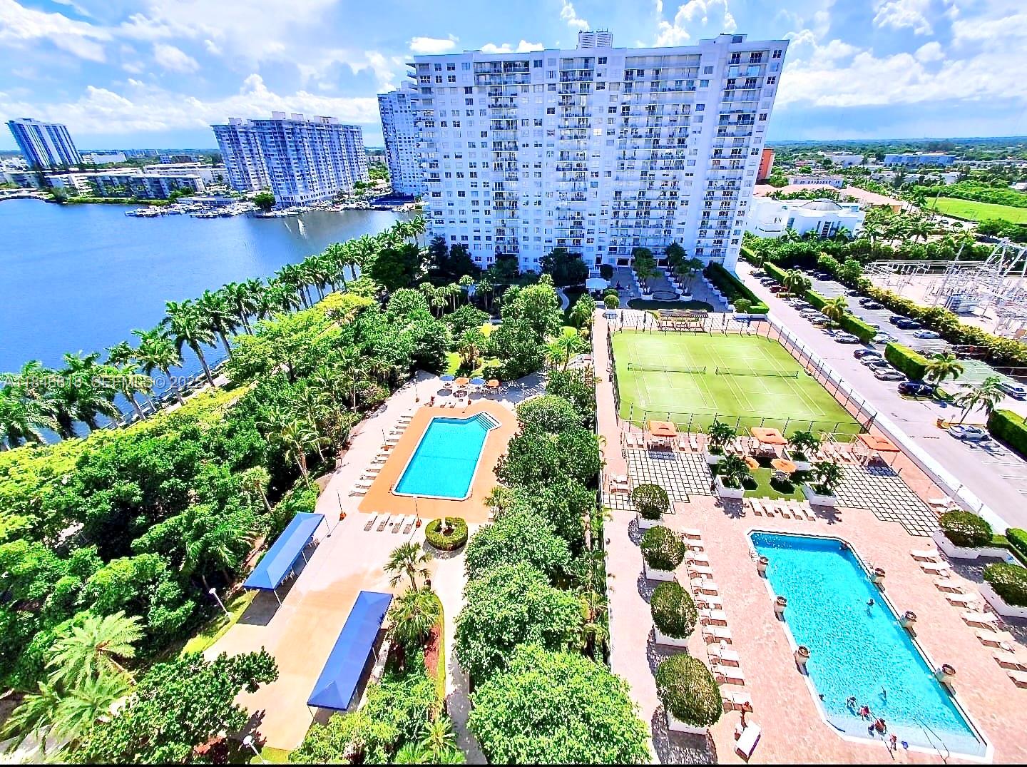 ADMIRALS PORT CONDO - EAS - Residential Lease