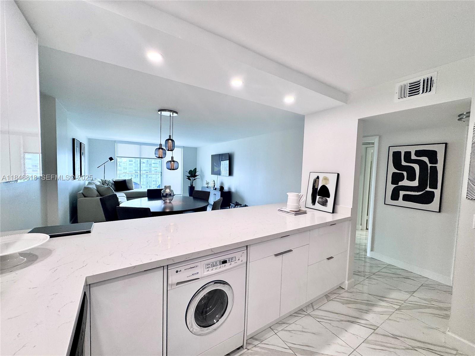 ADMIRALS PORT CONDO - EAS - Residential Lease