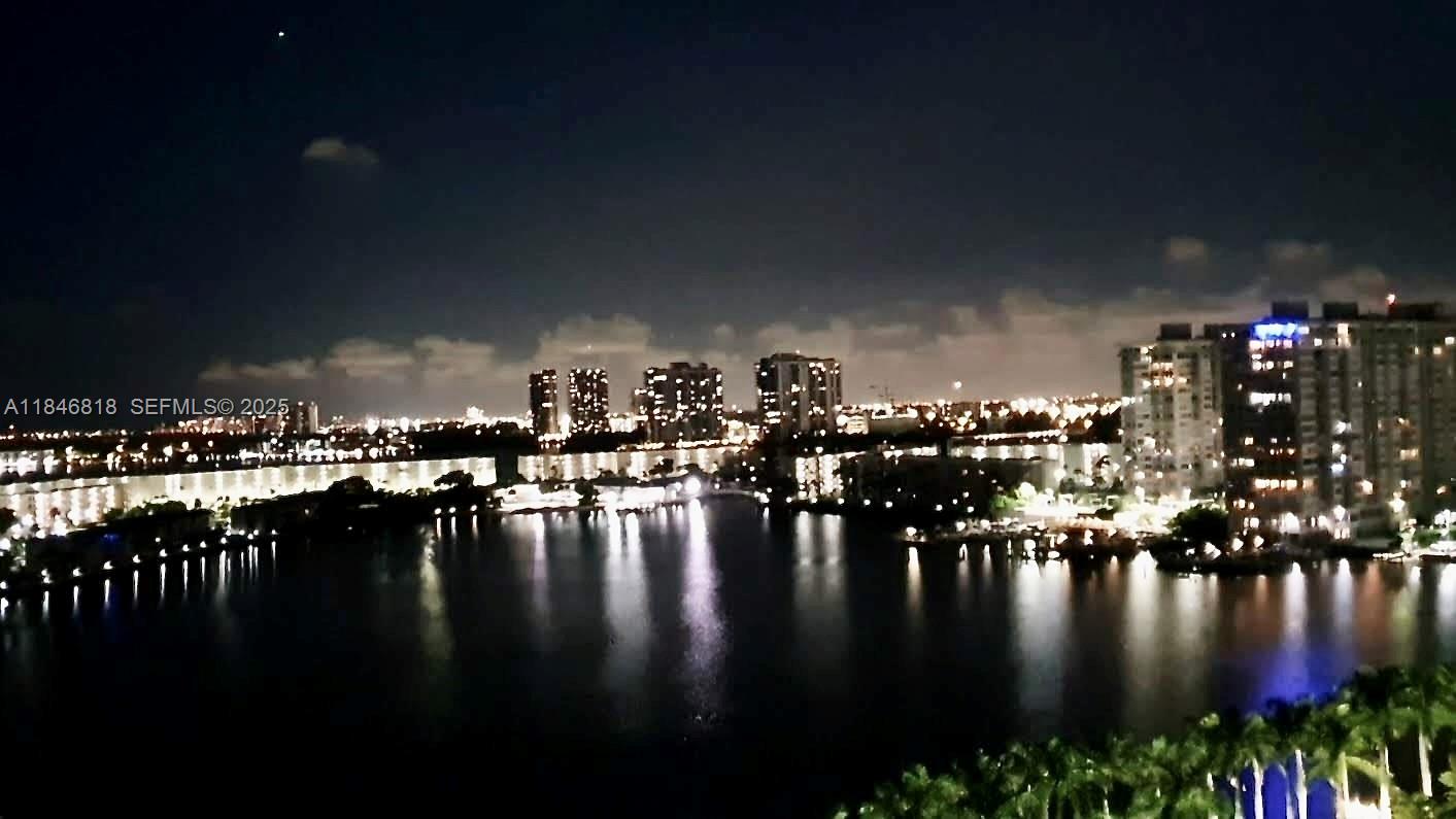 ADMIRALS PORT CONDO - EAS - Residential Lease