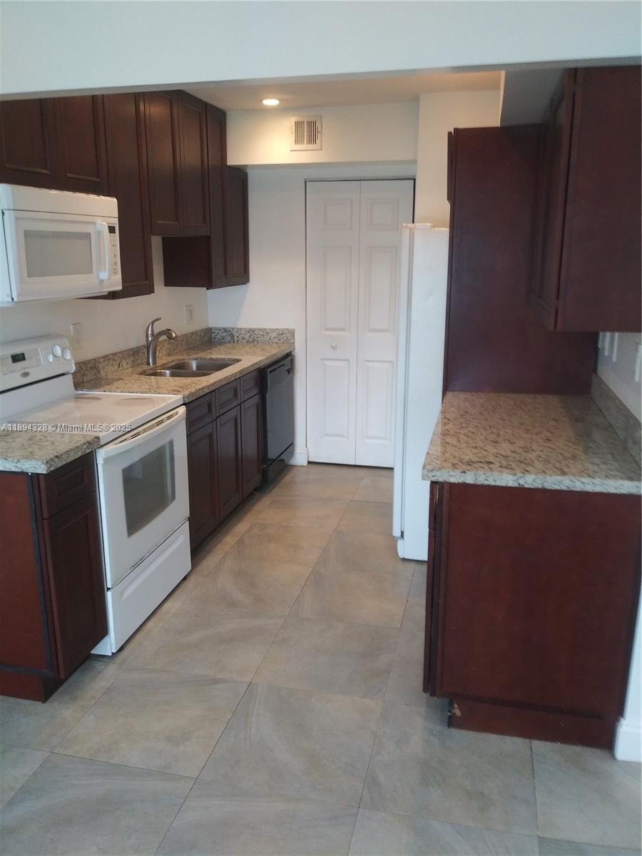 HABITAT II CONDO - Residential