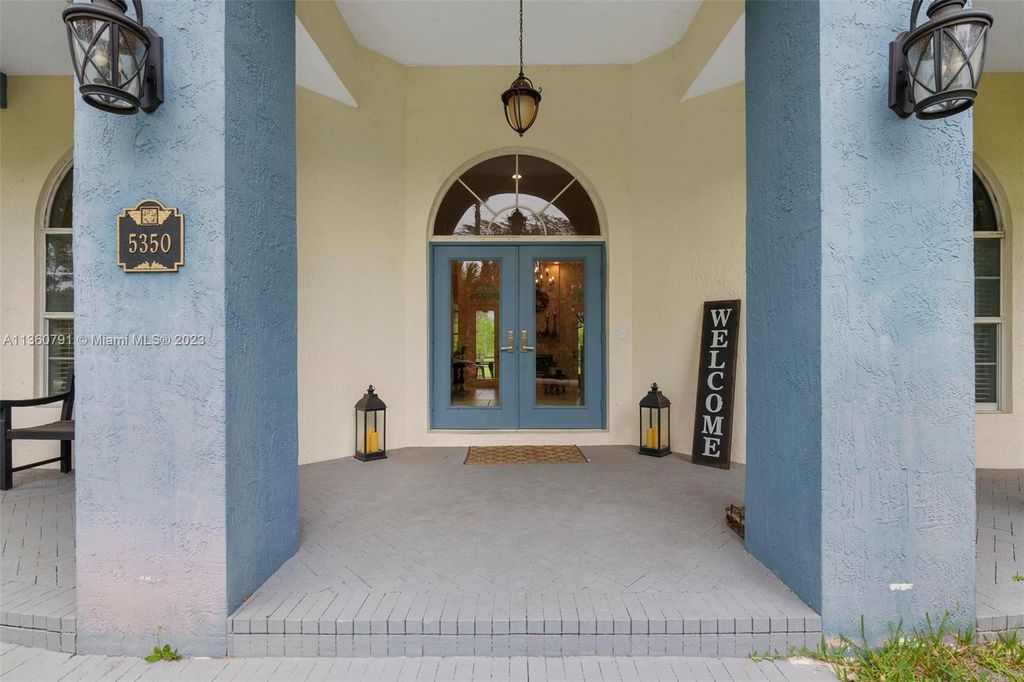 Photo of 5350 SW 198th Ter, Southwest Ranches, FL 33332 (MLS # A11360791)