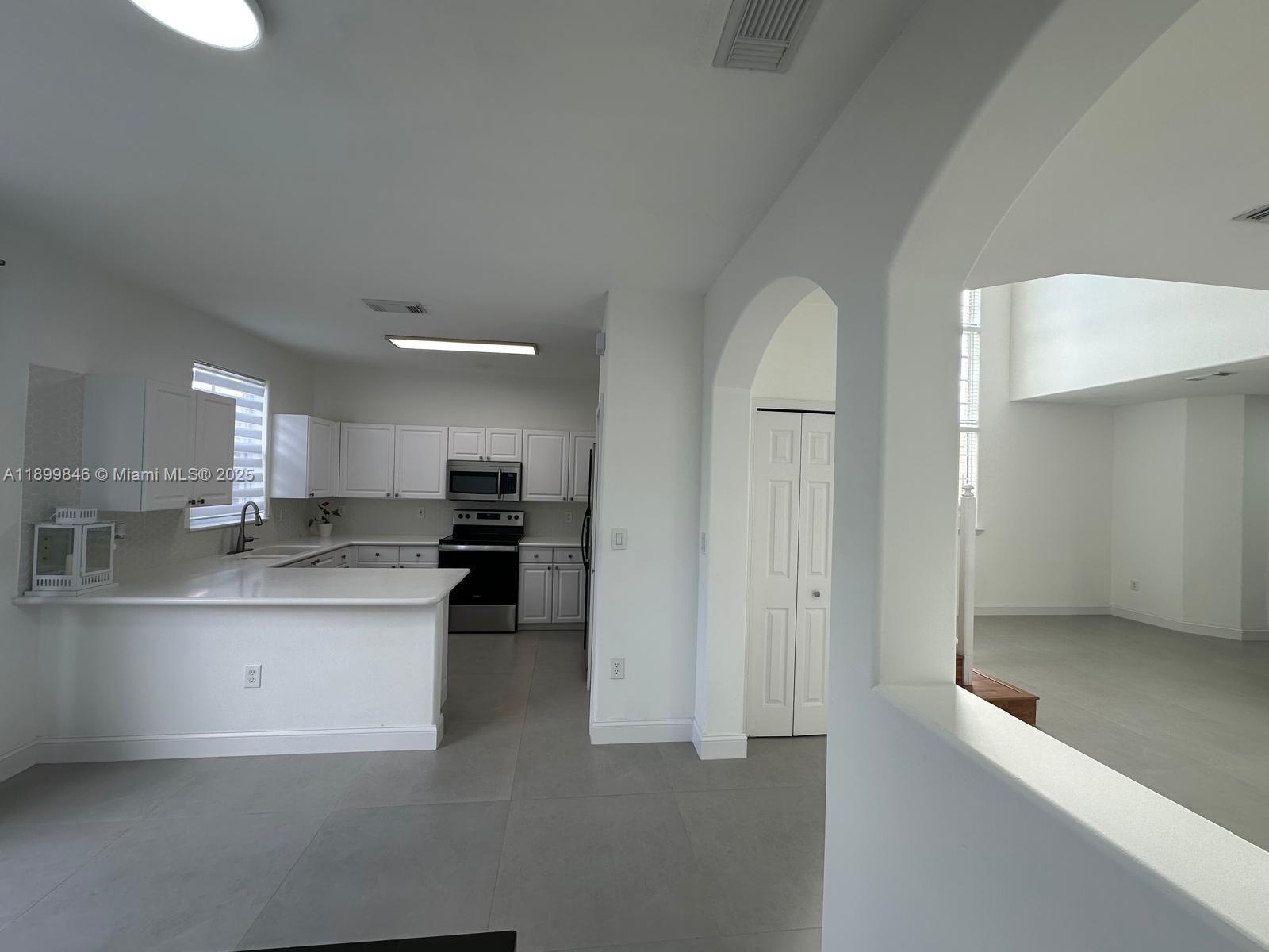 COSTA DORADA - Residential Lease