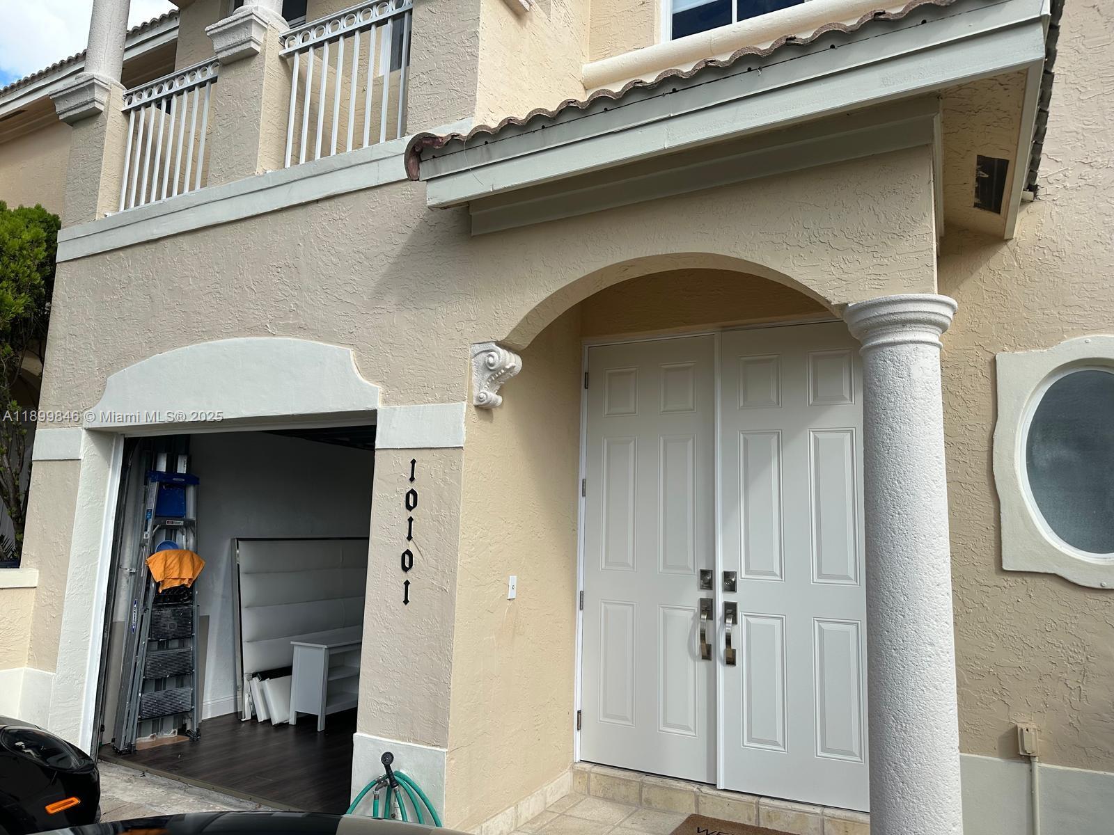 COSTA DORADA - Residential Lease