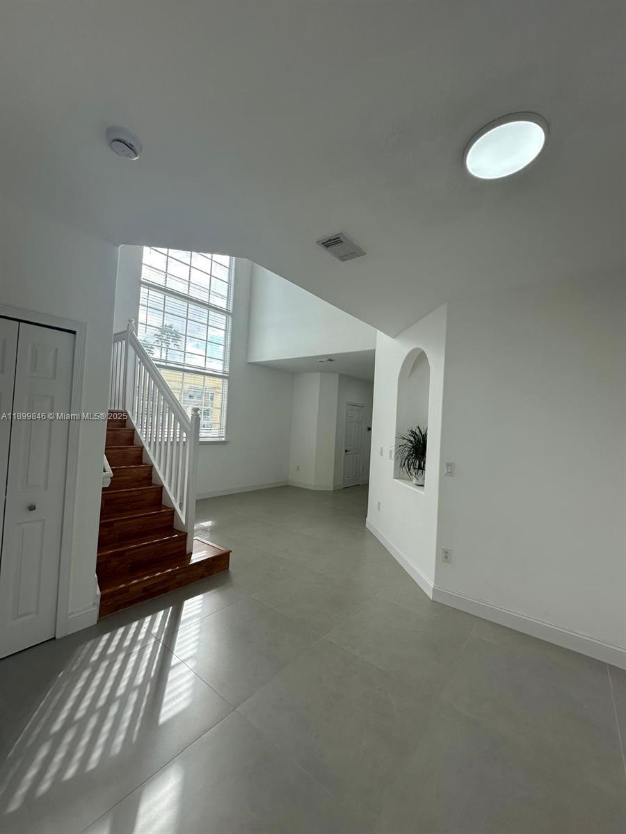 COSTA DORADA - Residential Lease