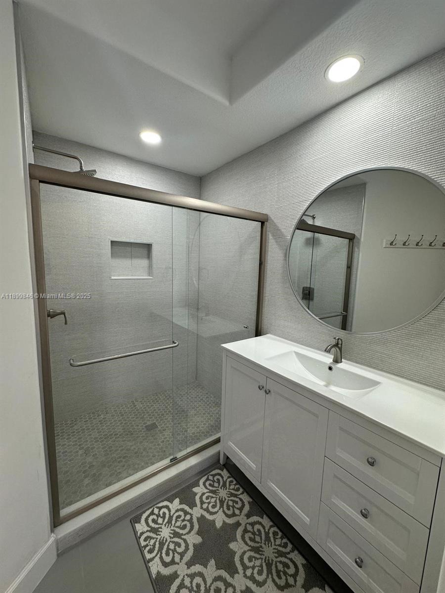 COSTA DORADA - Residential Lease