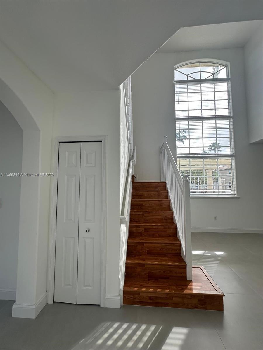 COSTA DORADA - Residential Lease