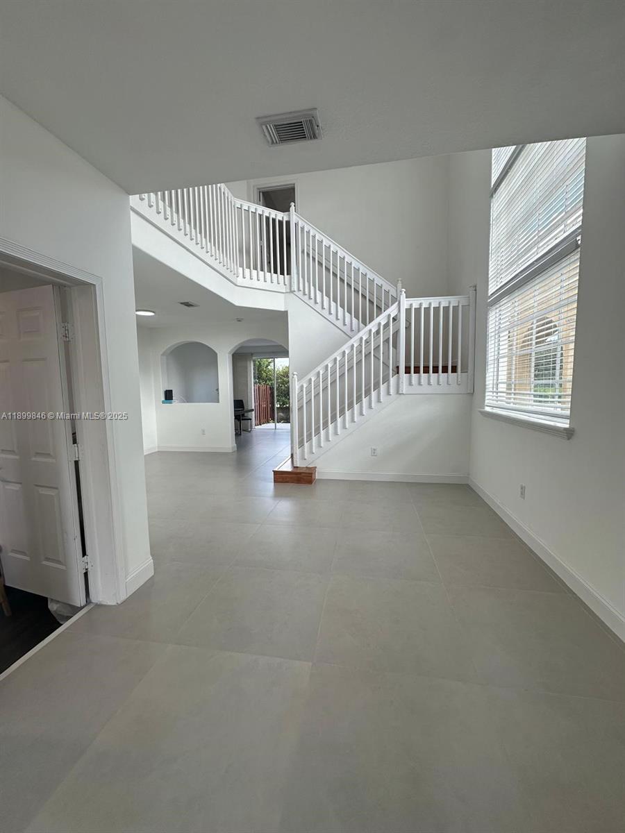 COSTA DORADA - Residential Lease