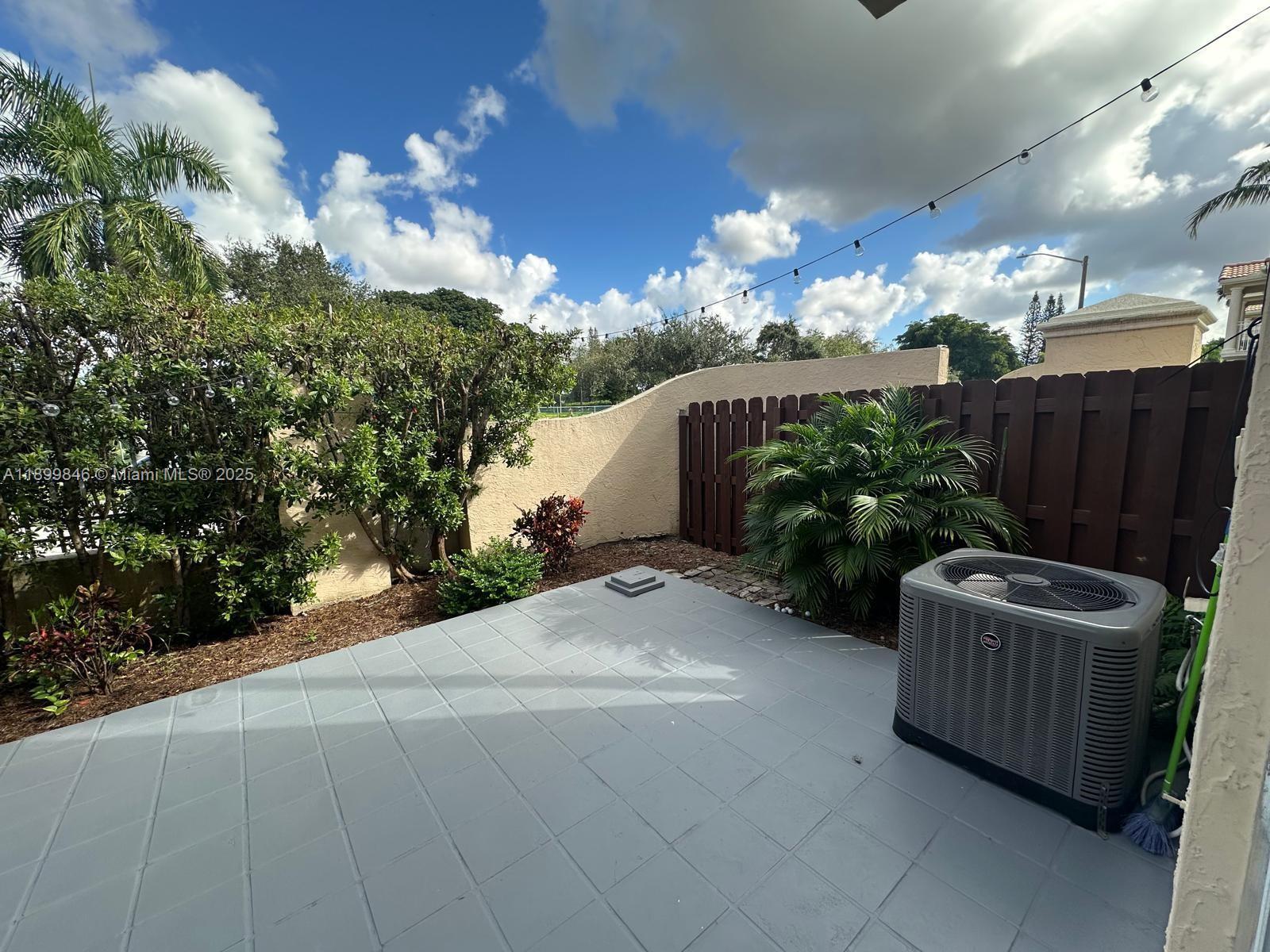 COSTA DORADA - Residential Lease