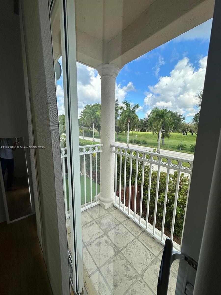 COSTA DORADA - Residential Lease