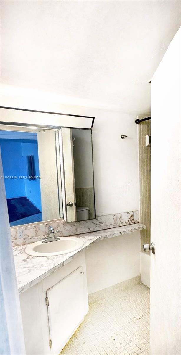 ROLLING GREEN CONDO C - Residential