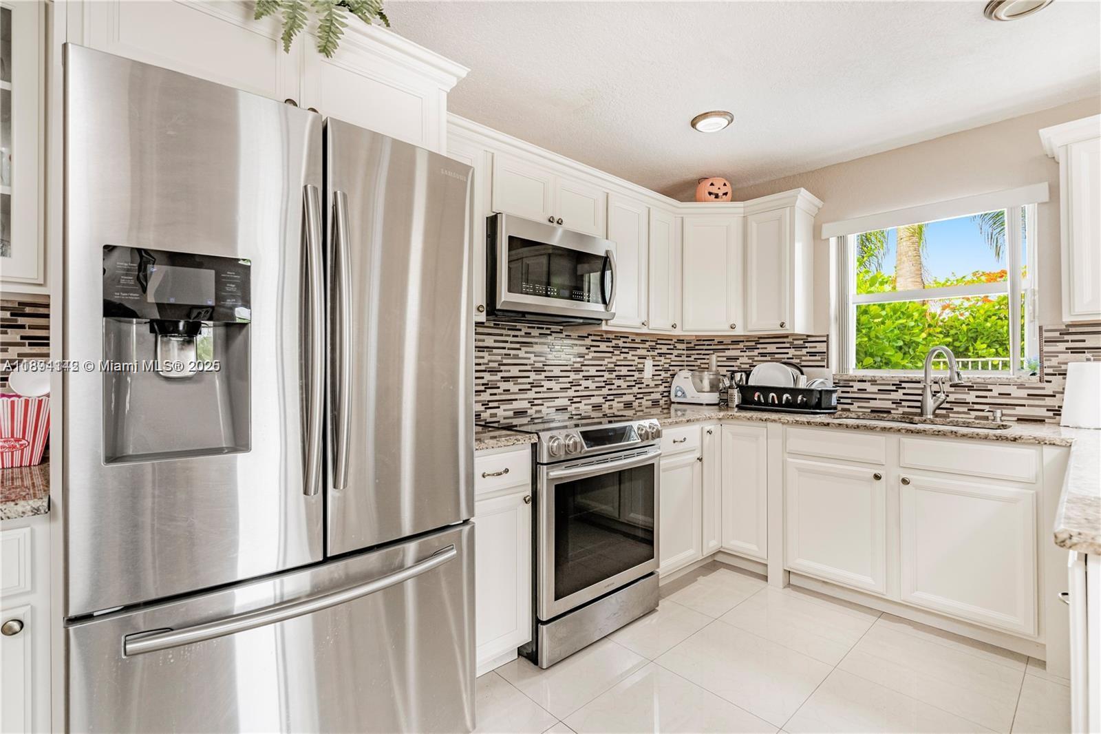 COUNTRY CLUB VILLAGE - Residential Lease