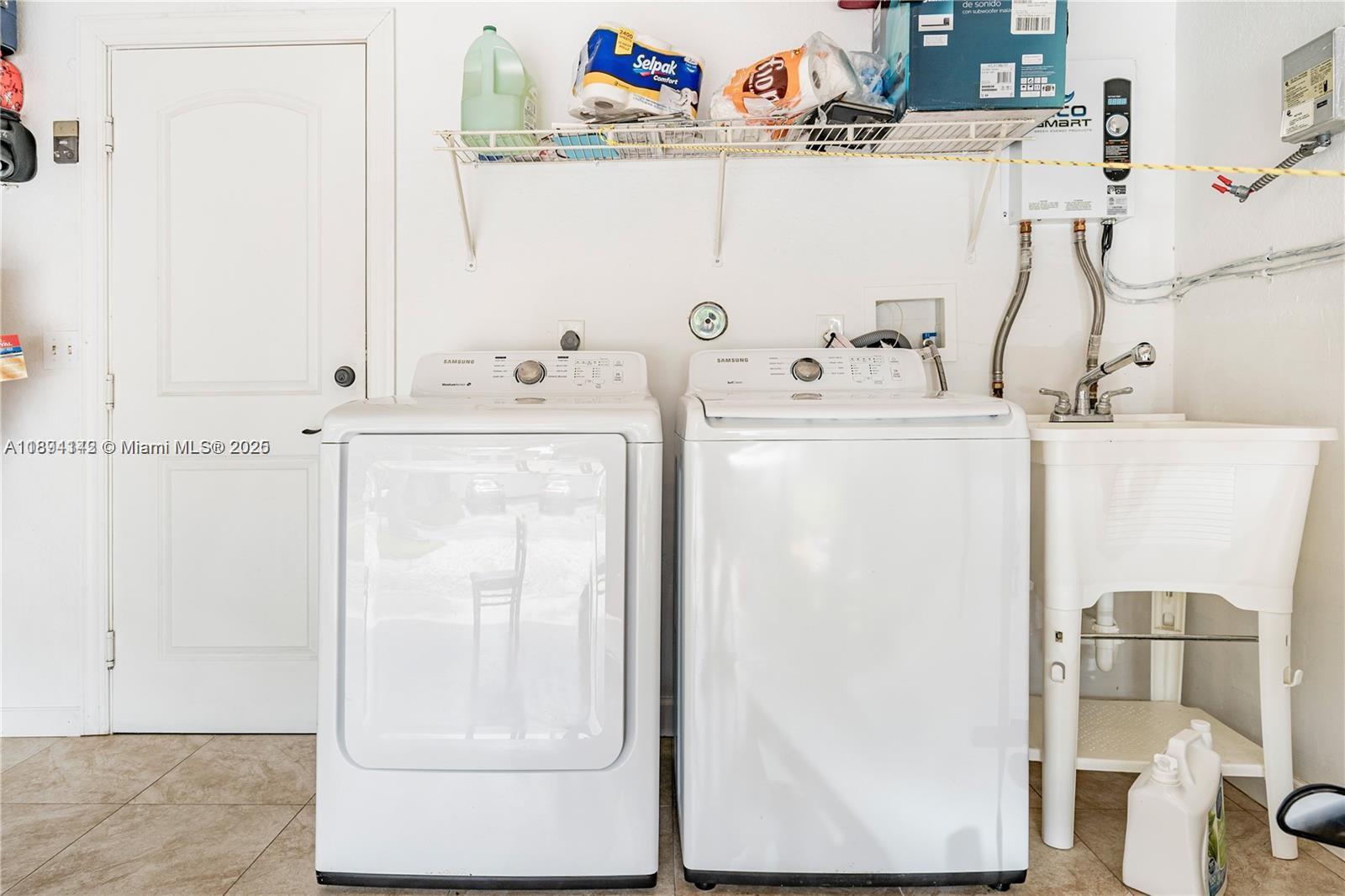 COUNTRY CLUB VILLAGE - Residential Lease