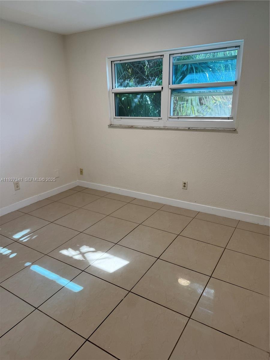 PALMS AT DANIA BEACH COND - Residential