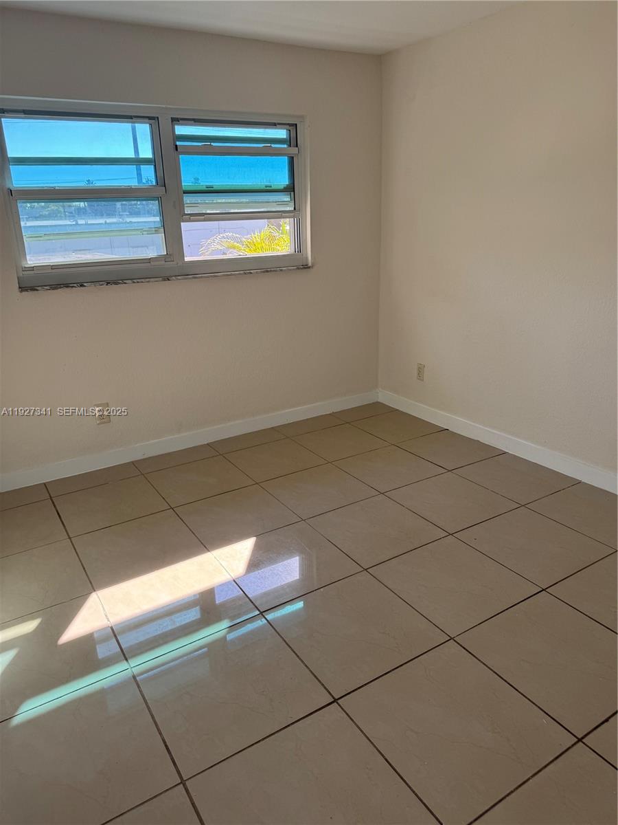 PALMS AT DANIA BEACH COND - Residential