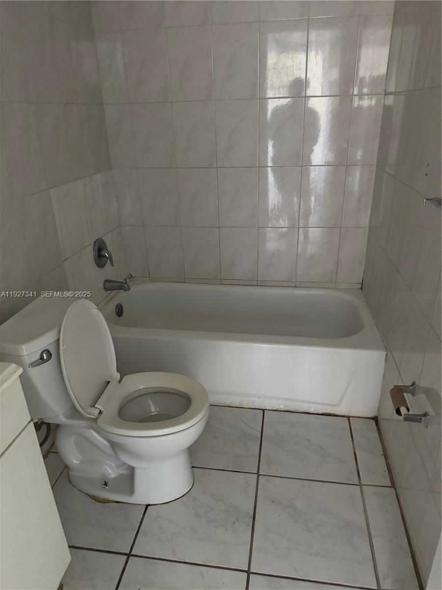 PALMS AT DANIA BEACH COND - Residential