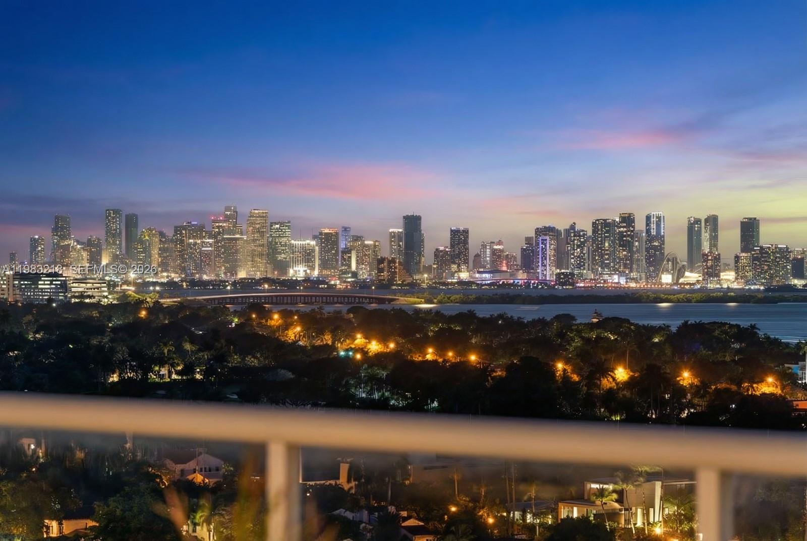 5600 Collins Ave PH D