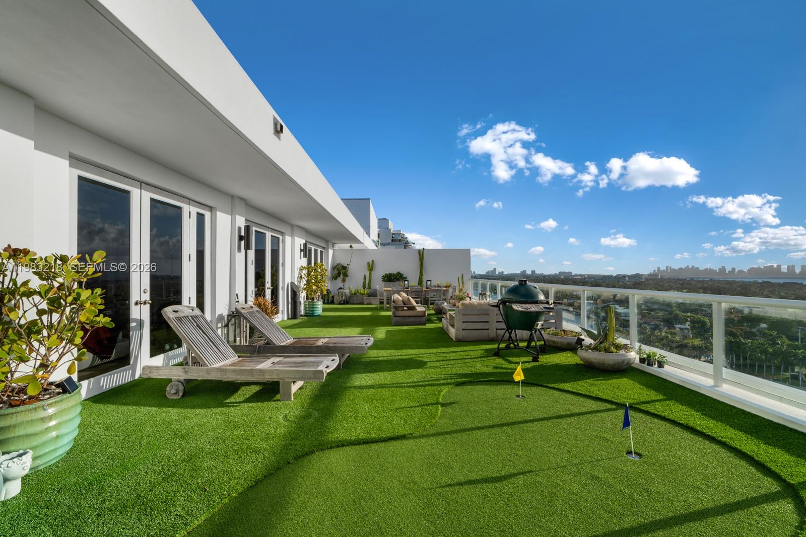 5600 Collins Ave PH D