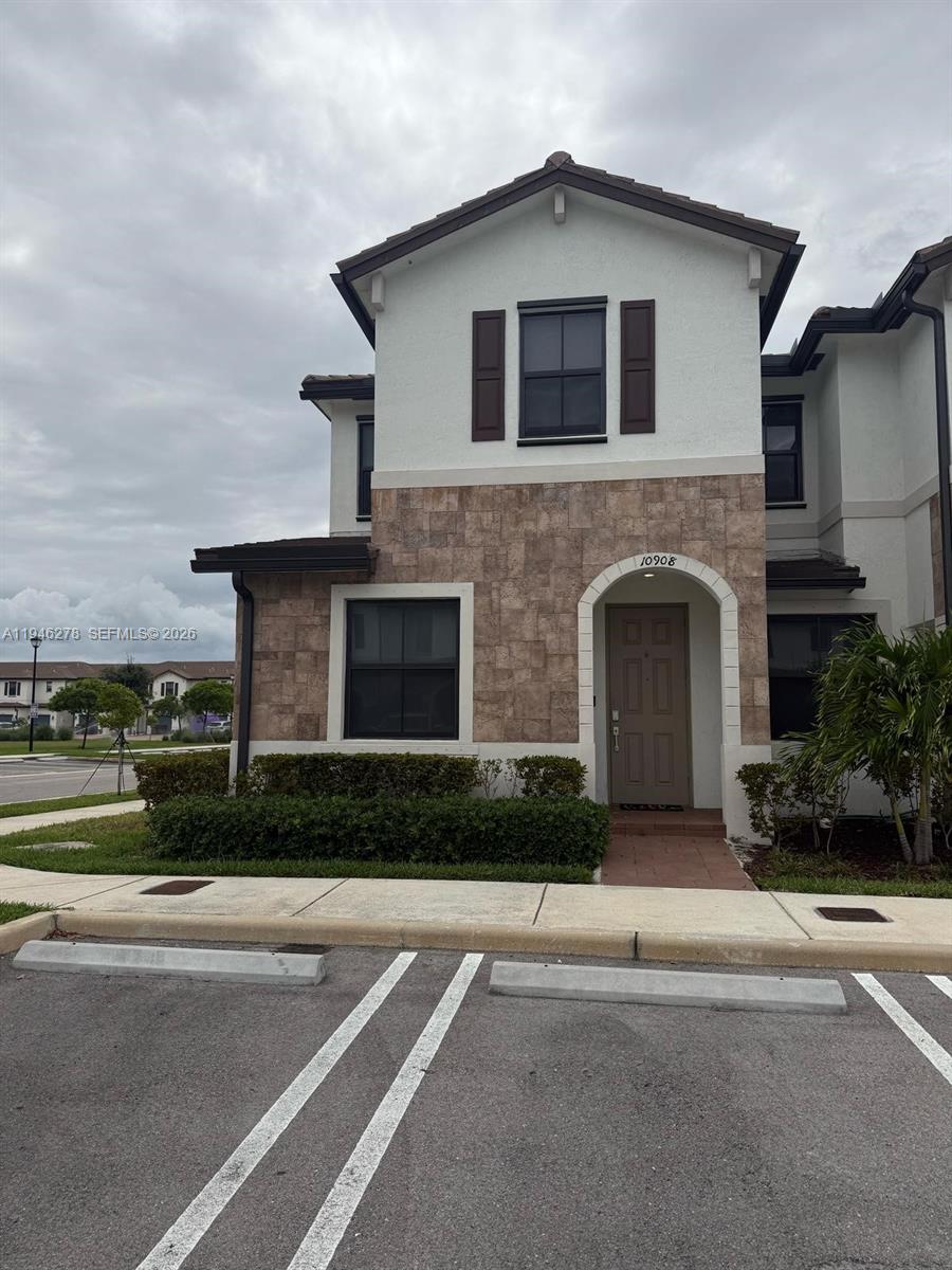 AQUABELLA NORTH REPLAT - Residential