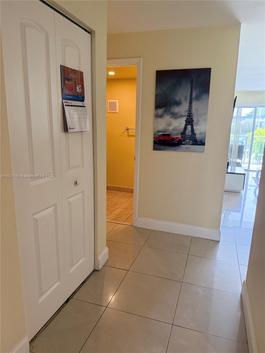 THE BEACH CLUB FONTAINEBL - Residential