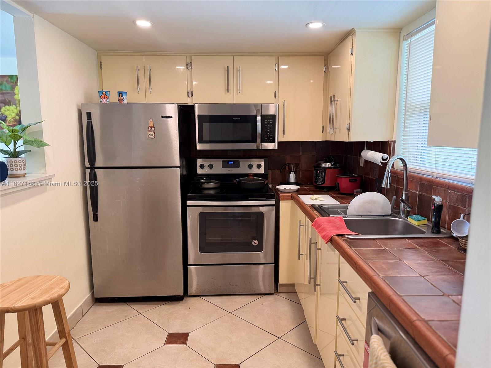 THE BEACH CLUB FONTAINEBL - Residential