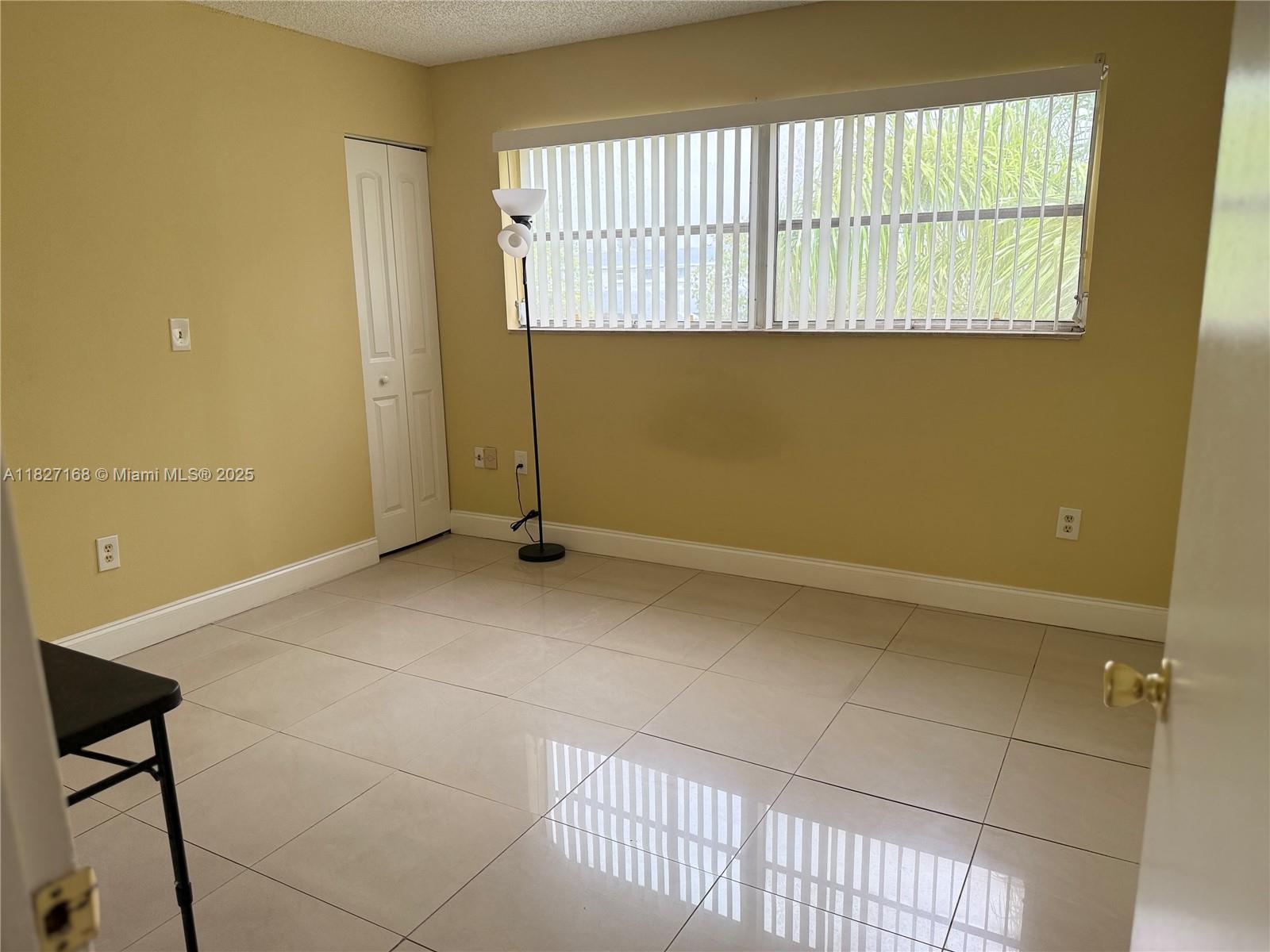 THE BEACH CLUB FONTAINEBL - Residential