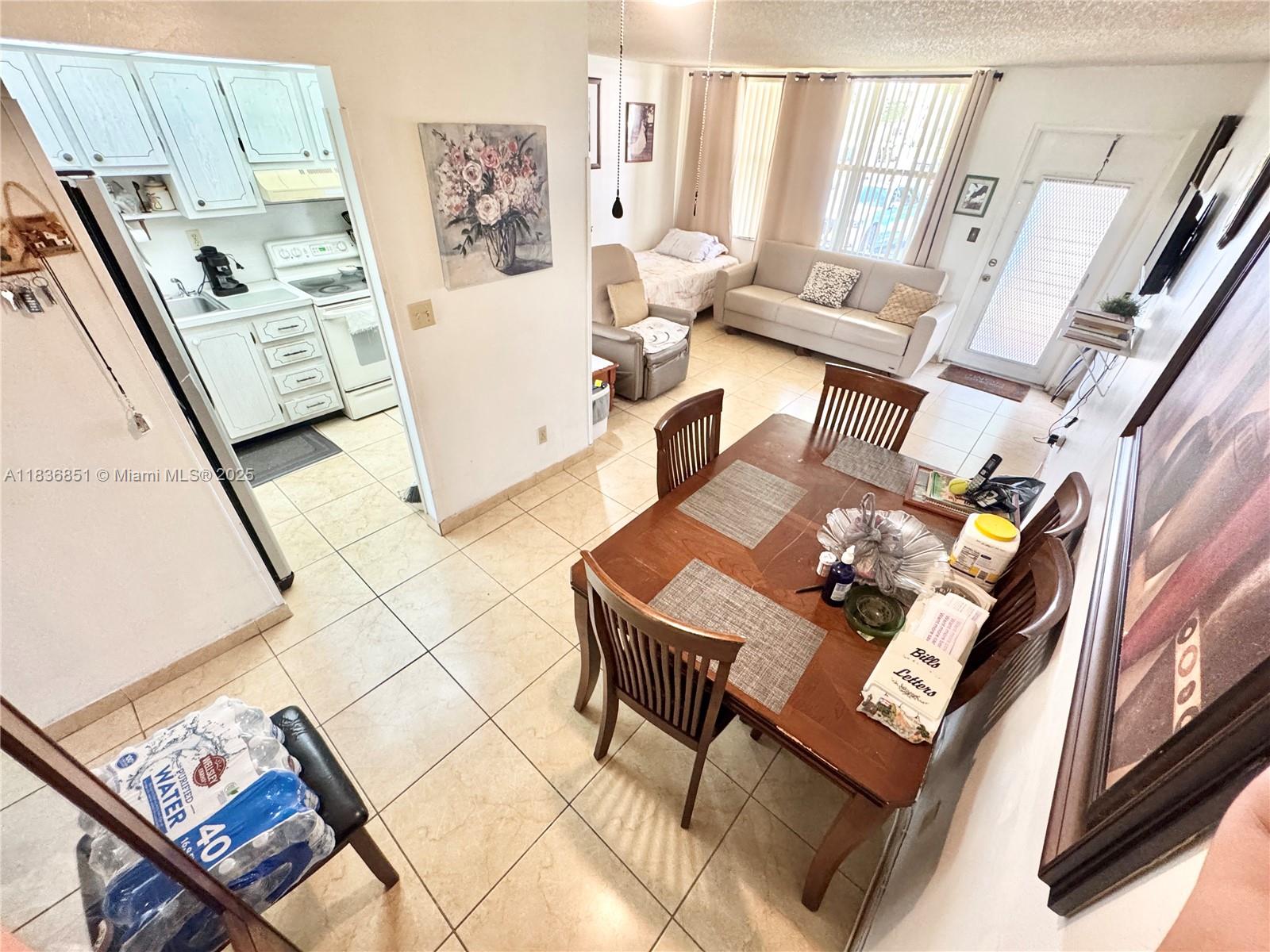 9021 Sunrise Lakes Blvd 104, Sunrise, FL, 33322/$75,000 3 9021 Sunrise Lakes Blvd 104