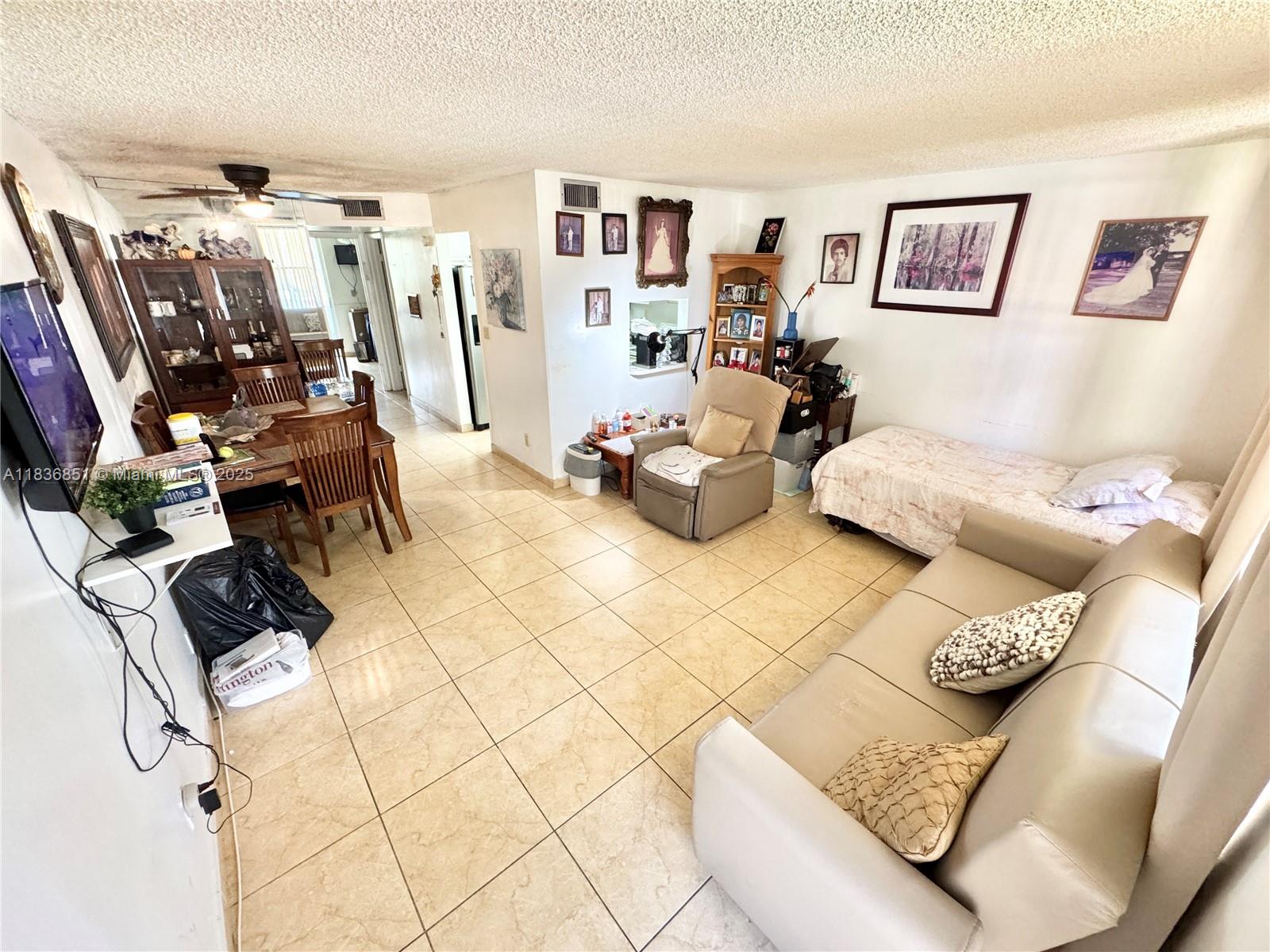 9021 Sunrise Lakes Blvd 104, Sunrise, FL, 33322/$75,000 2 9021 Sunrise Lakes Blvd 104