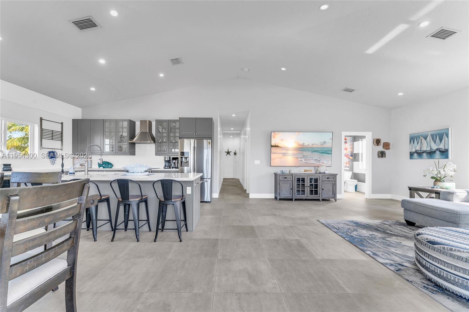 KEY LARGO BEACH - Residential