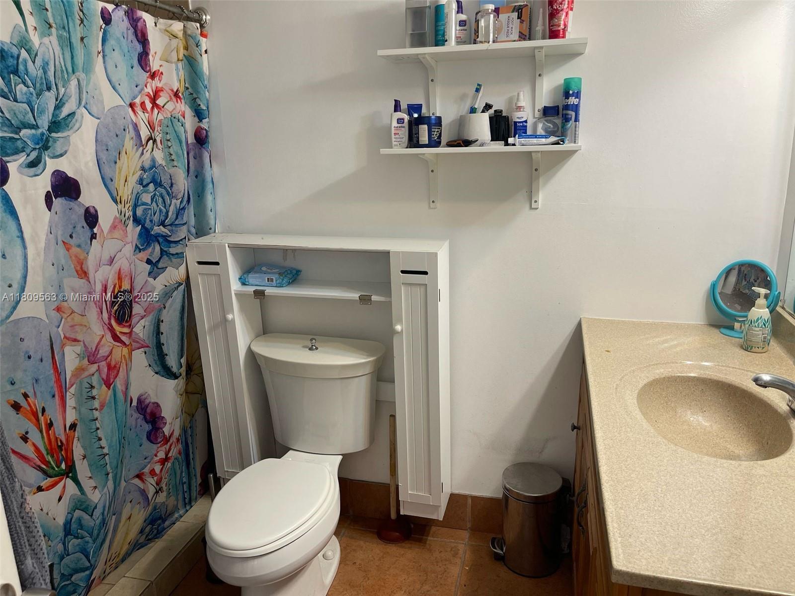 JADE WINDS GROUP - - Residential