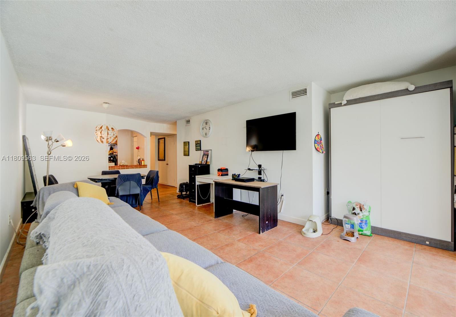 JADE WINDS GROUP - - Residential