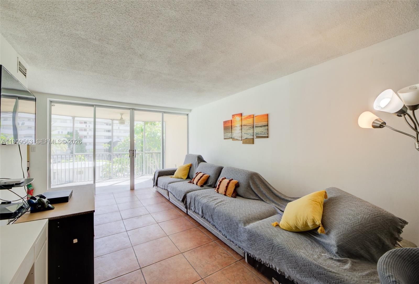 JADE WINDS GROUP - - Residential