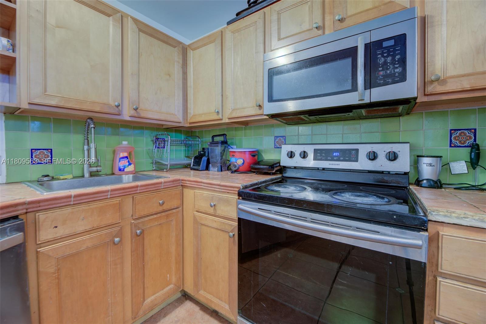 JADE WINDS GROUP - - Residential