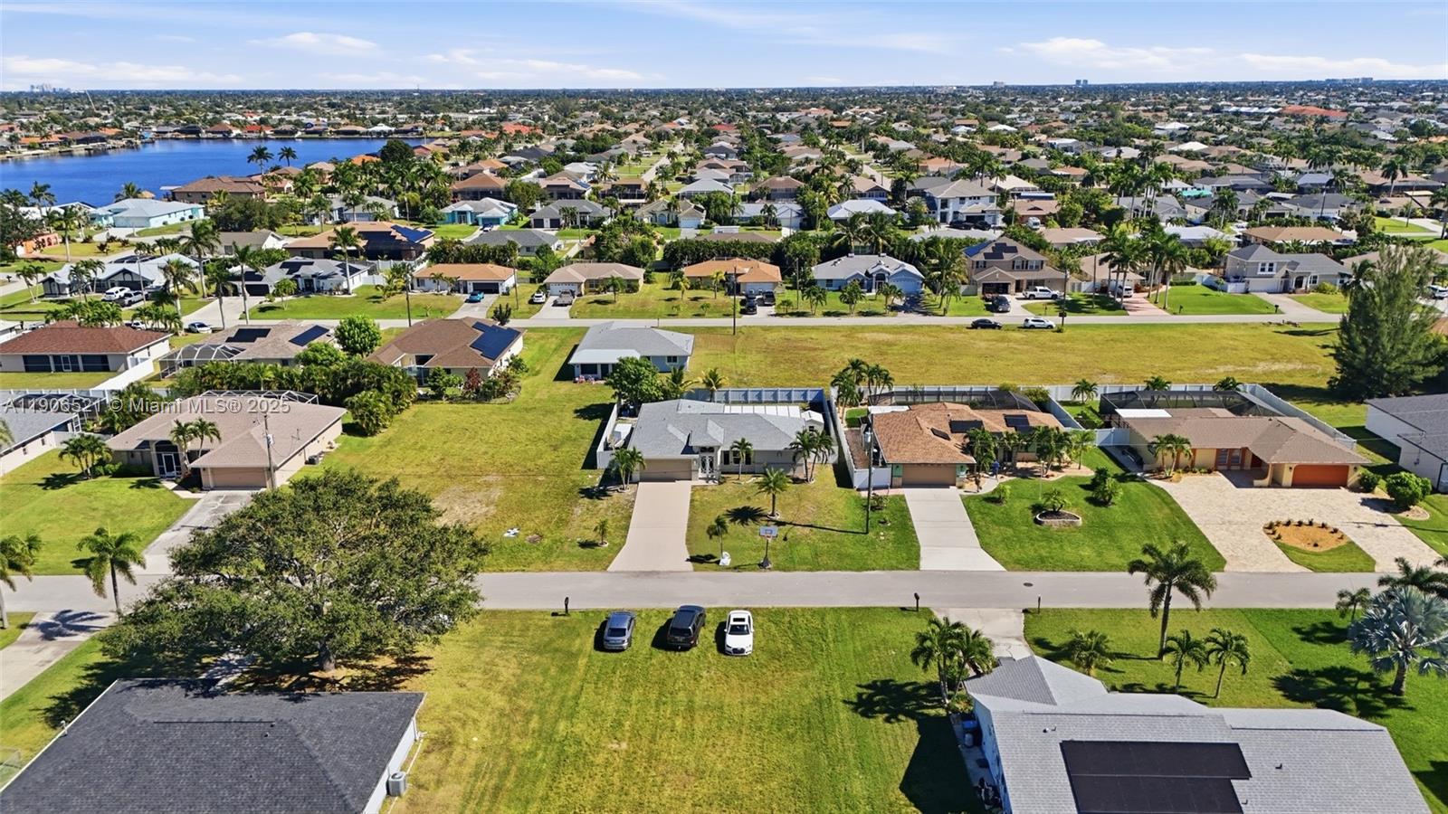 CAPE CORAL - Residential