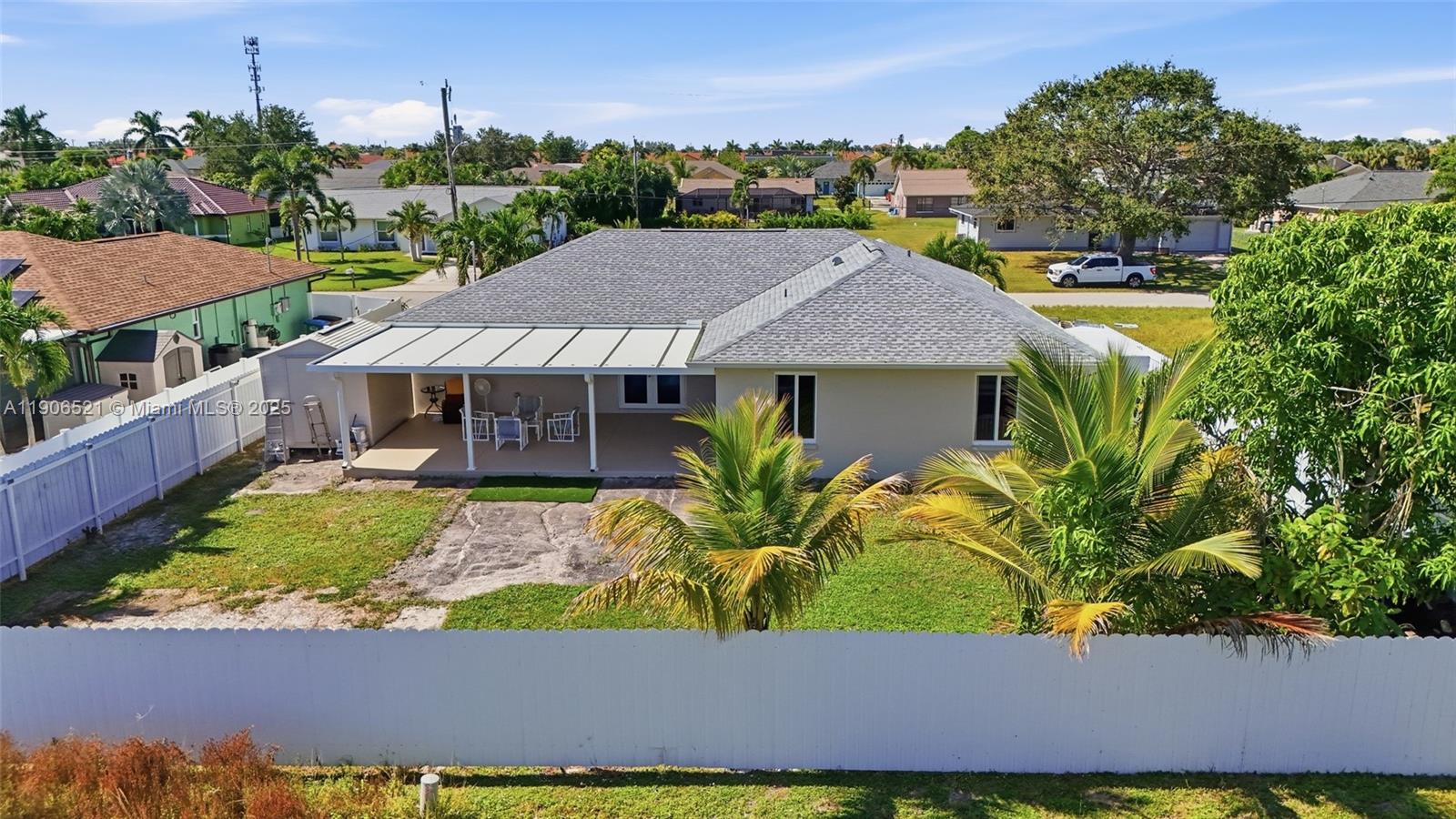 CAPE CORAL - Residential