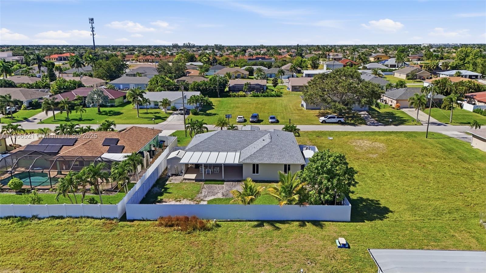 CAPE CORAL - Residential