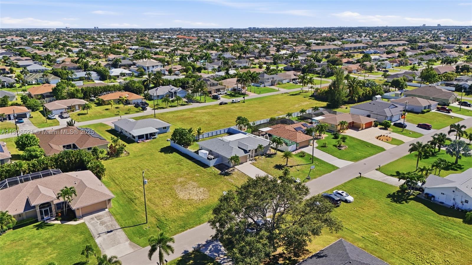 CAPE CORAL - Residential