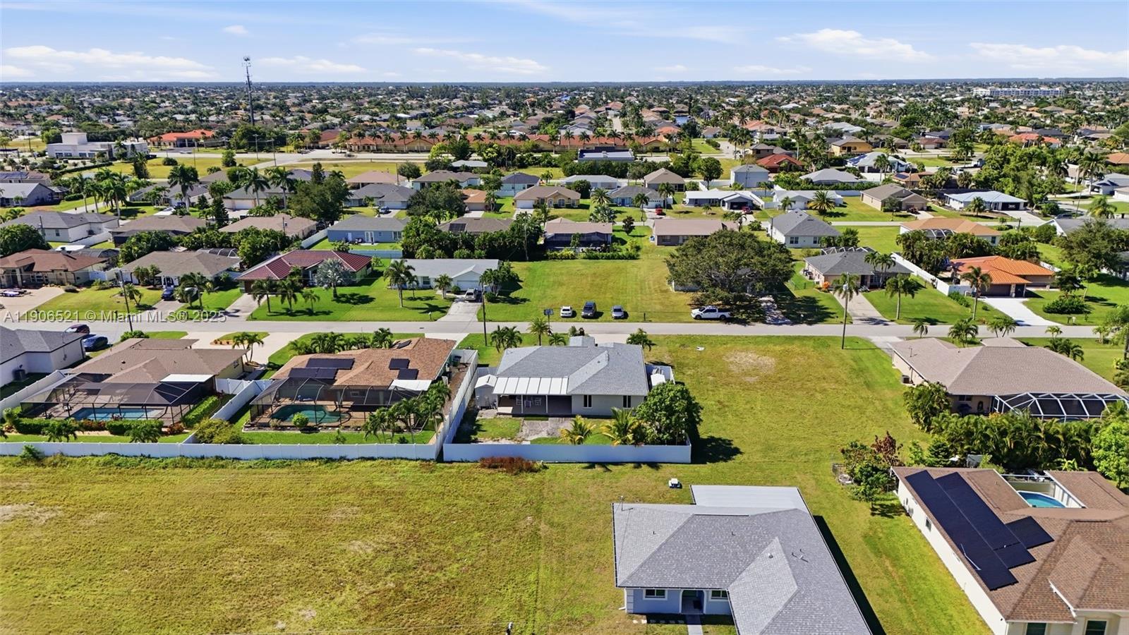 CAPE CORAL - Residential