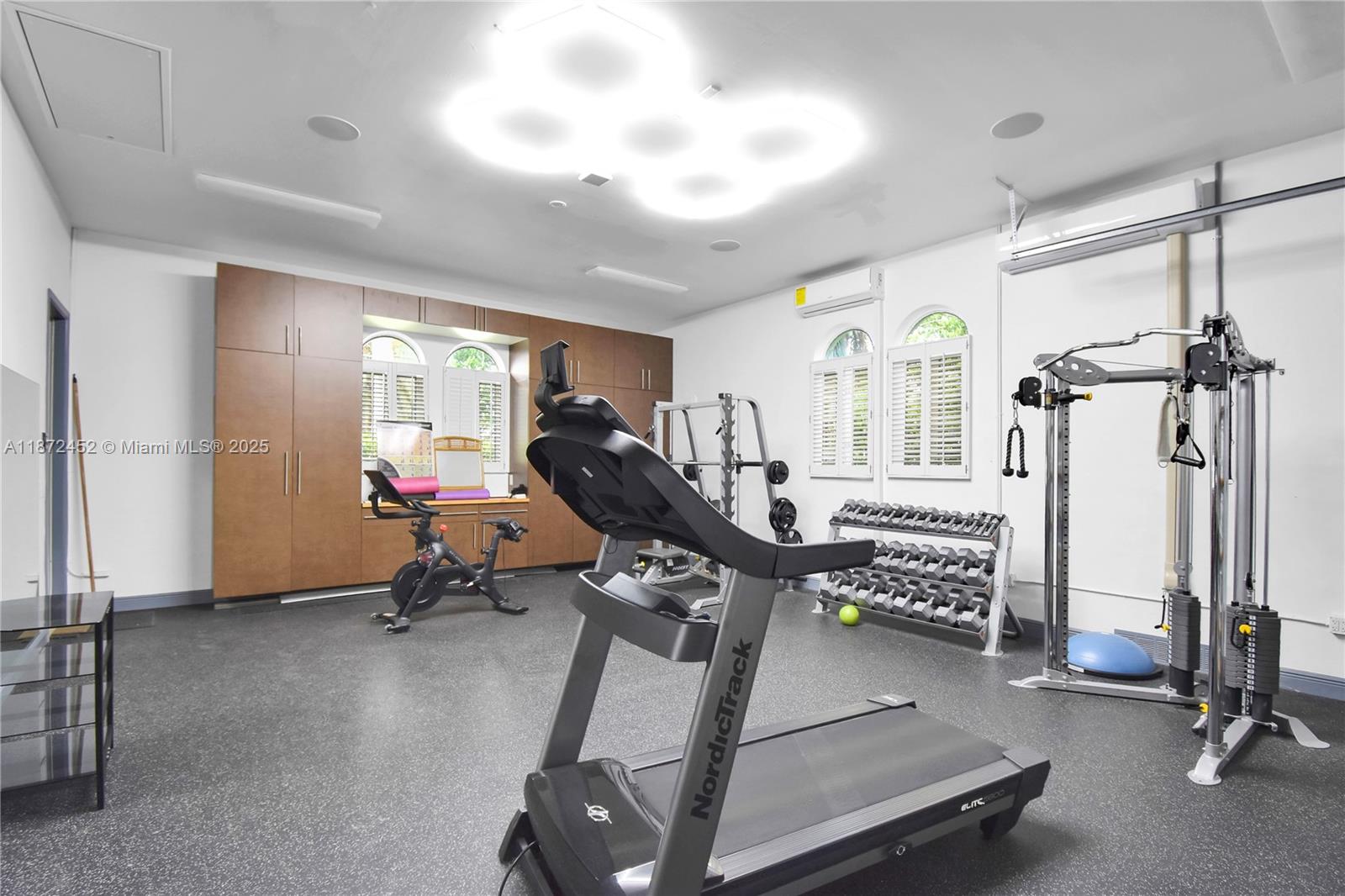 WINDMILL RANCHES ESTATES - Residential