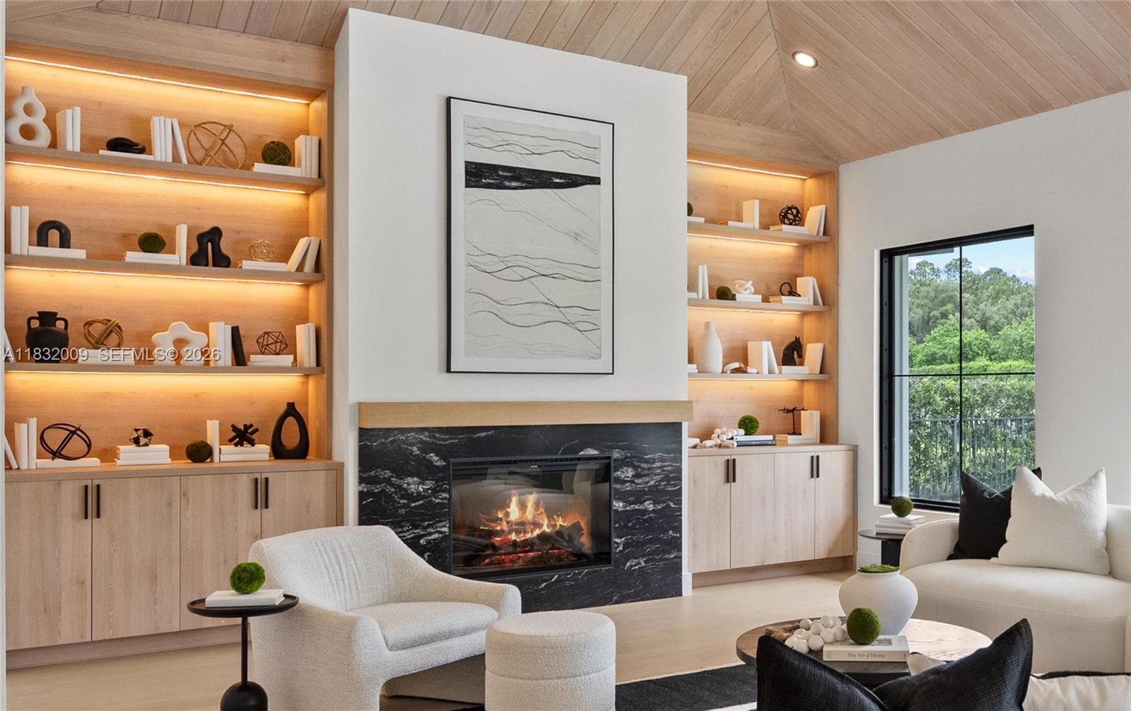 BREAKERS WEST - Residential