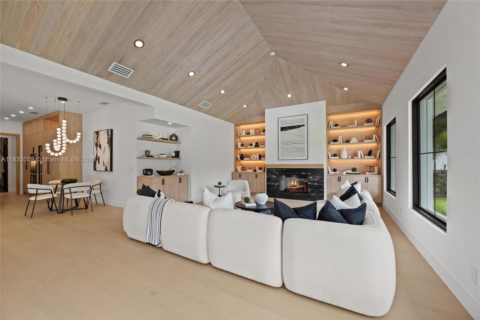 BREAKERS WEST - Residential
