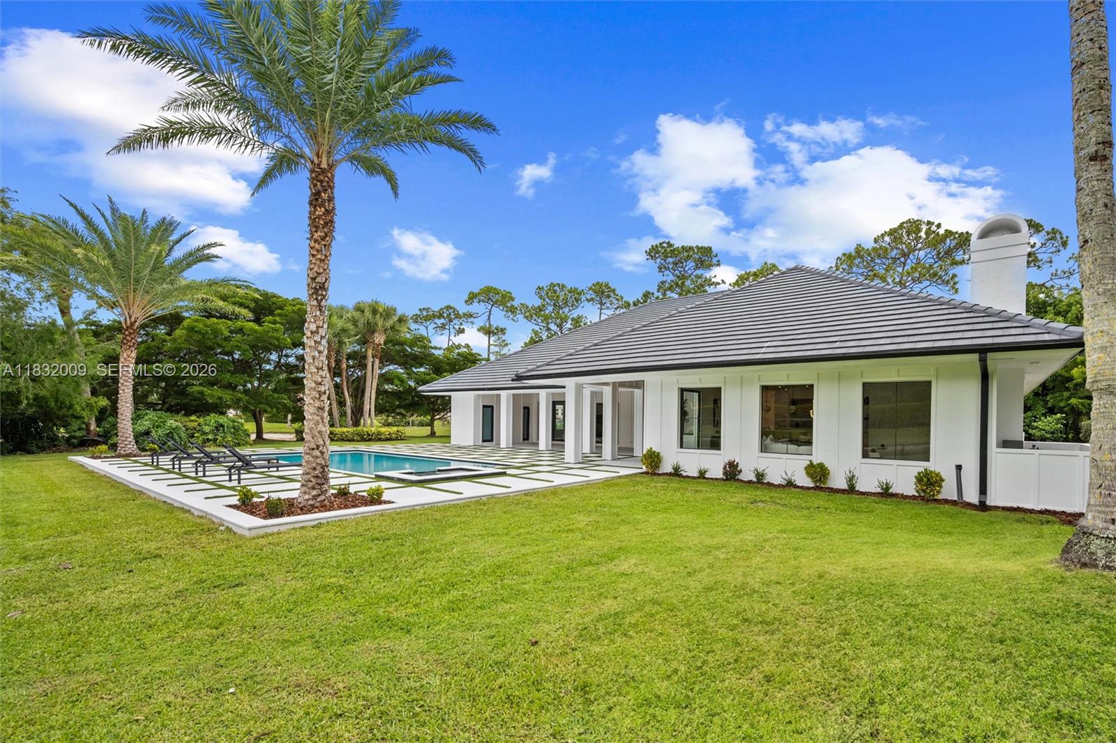 BREAKERS WEST - Residential