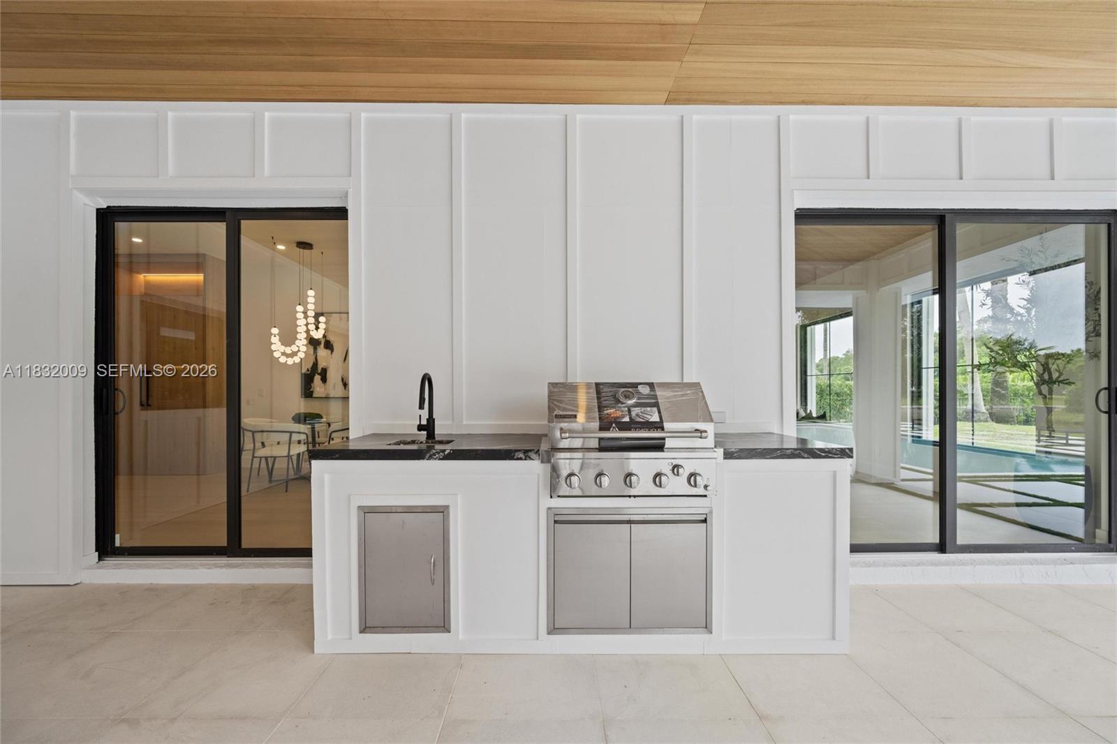 BREAKERS WEST - Residential